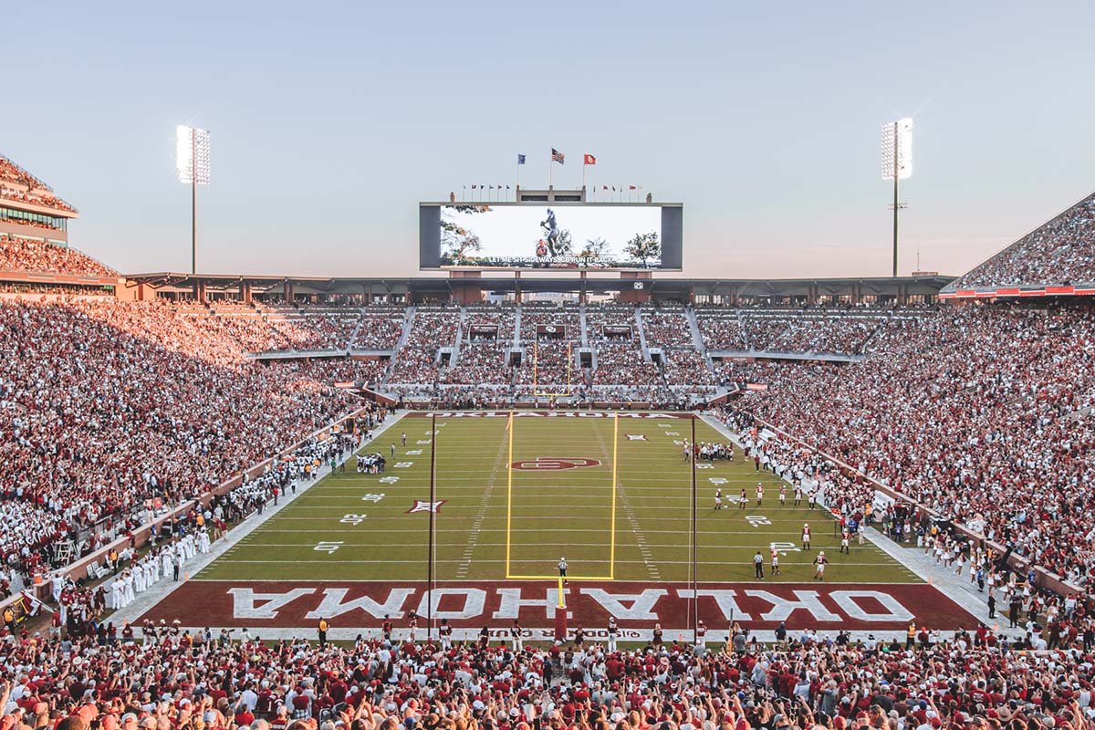 ./assets/img/photos/OU Football-1.jpg